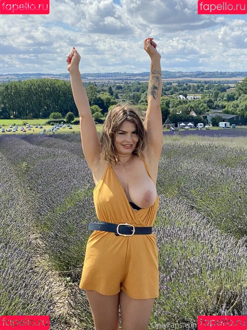 Bonnie Tawny Onlyfans Photo Gallery 