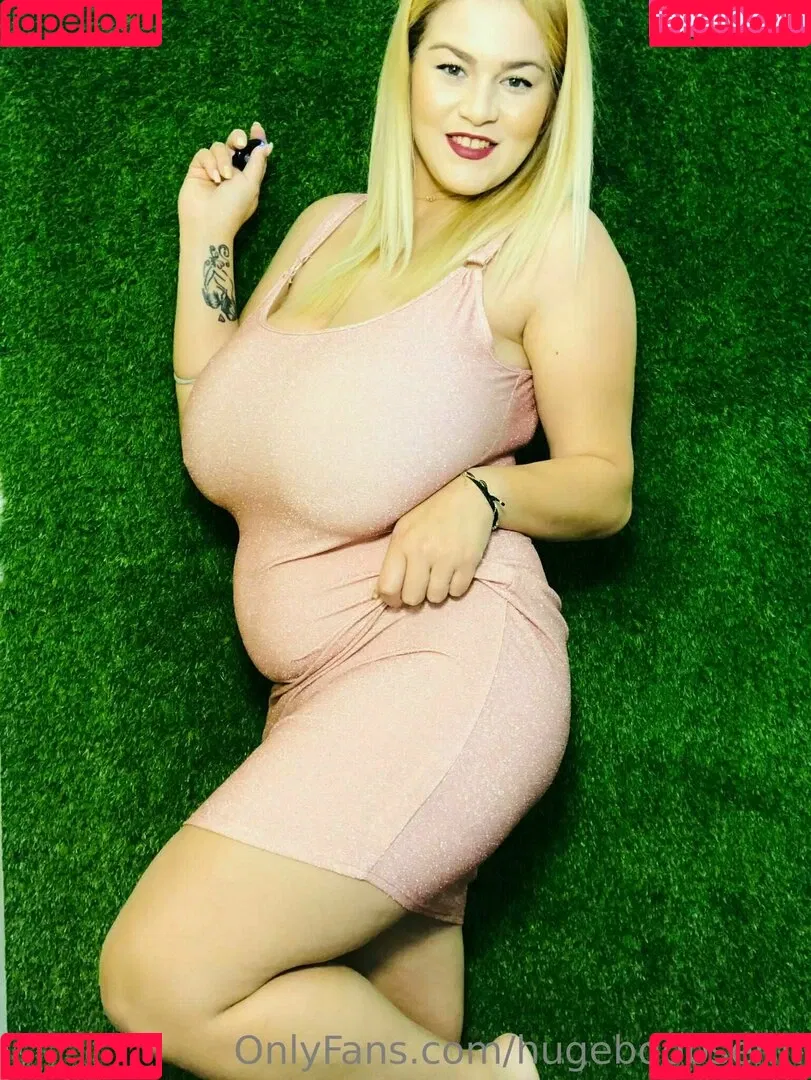 hugeboobserin Onlyfans Photo Gallery 