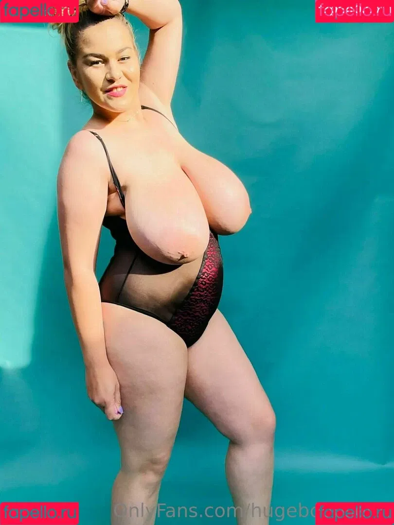 hugeboobserin Onlyfans Photo Gallery 
