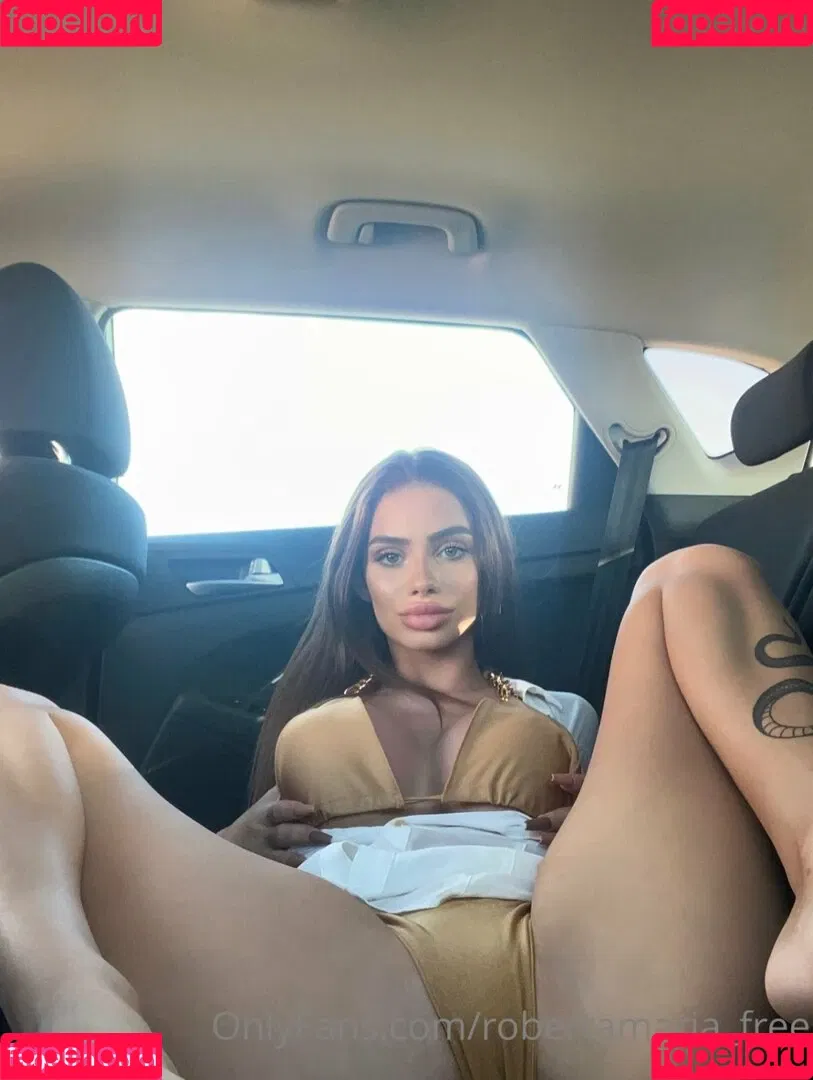 Roberta Maria Onlyfans Photo Gallery 