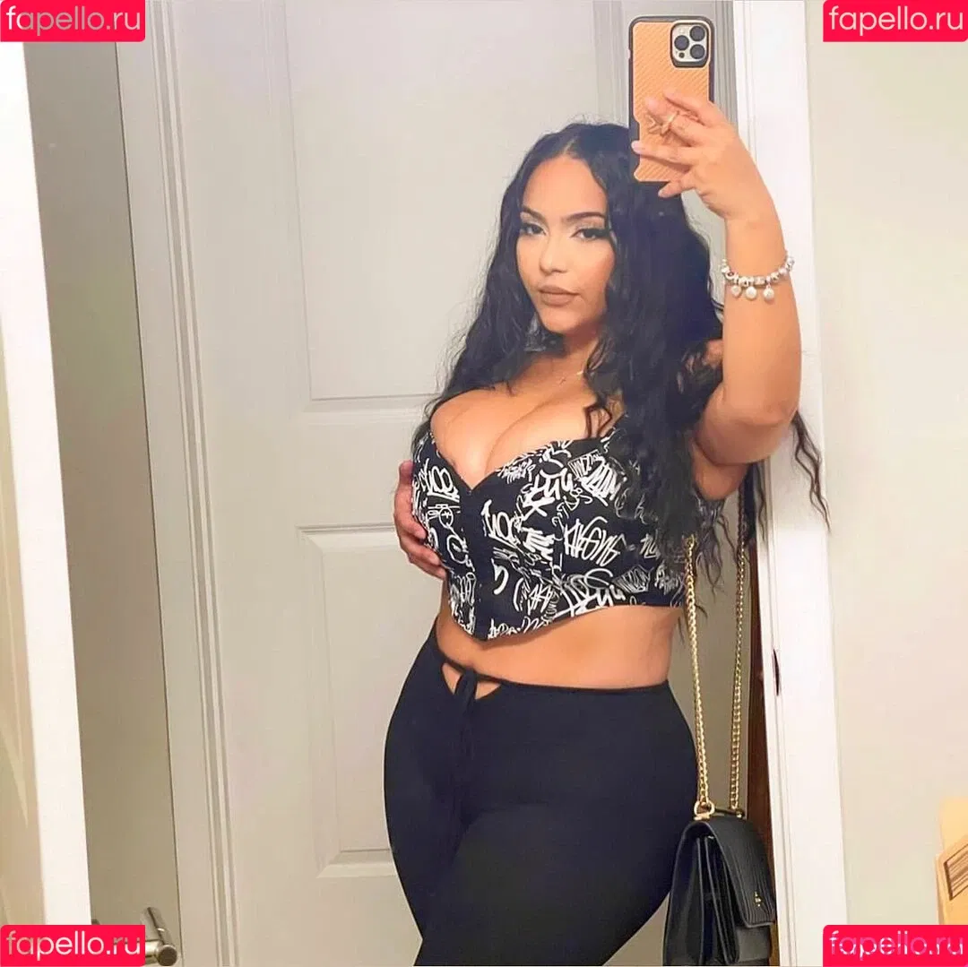 Jaki-Oppai Onlyfans Photo Gallery 