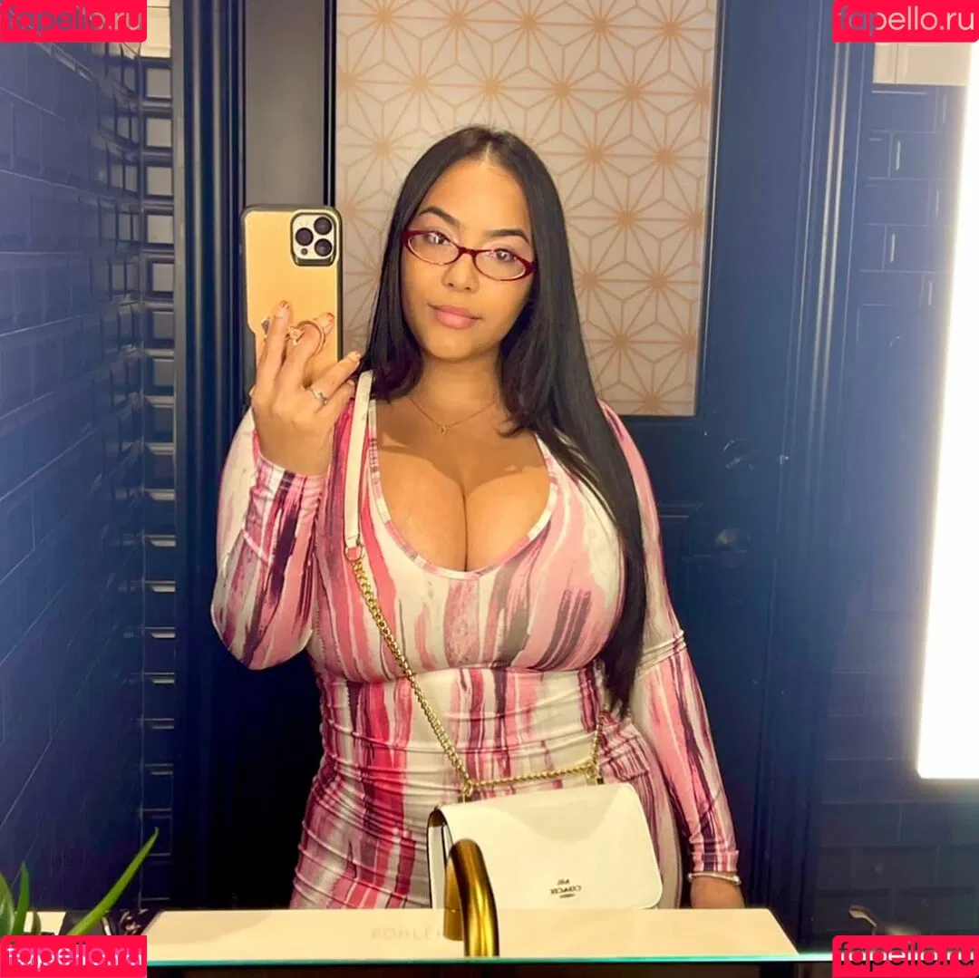 Jaki-Oppai Onlyfans Photo Gallery 
