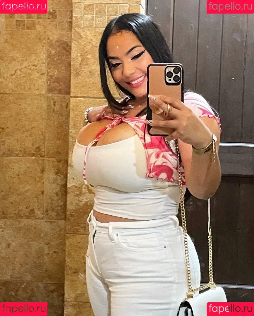 Jaki-Oppai Onlyfans Photo Gallery 