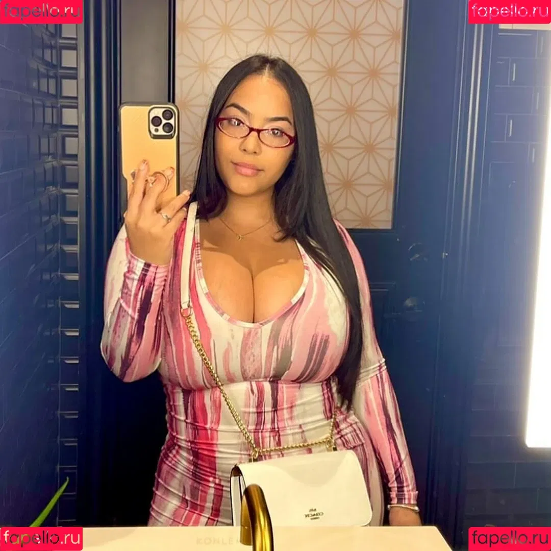 Jaki-Oppai Onlyfans Photo Gallery 
