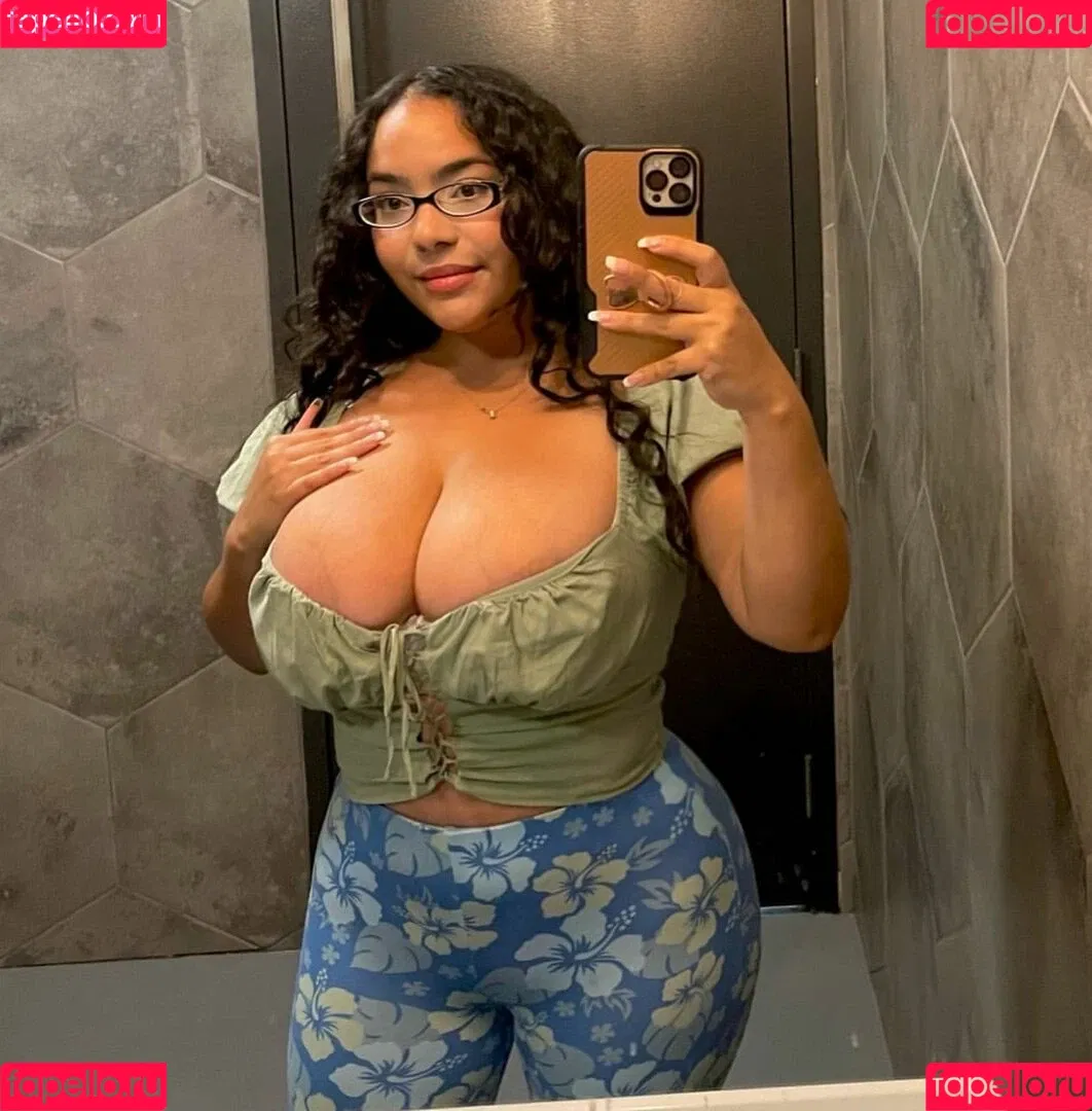 Jaki-Oppai Onlyfans Photo Gallery 