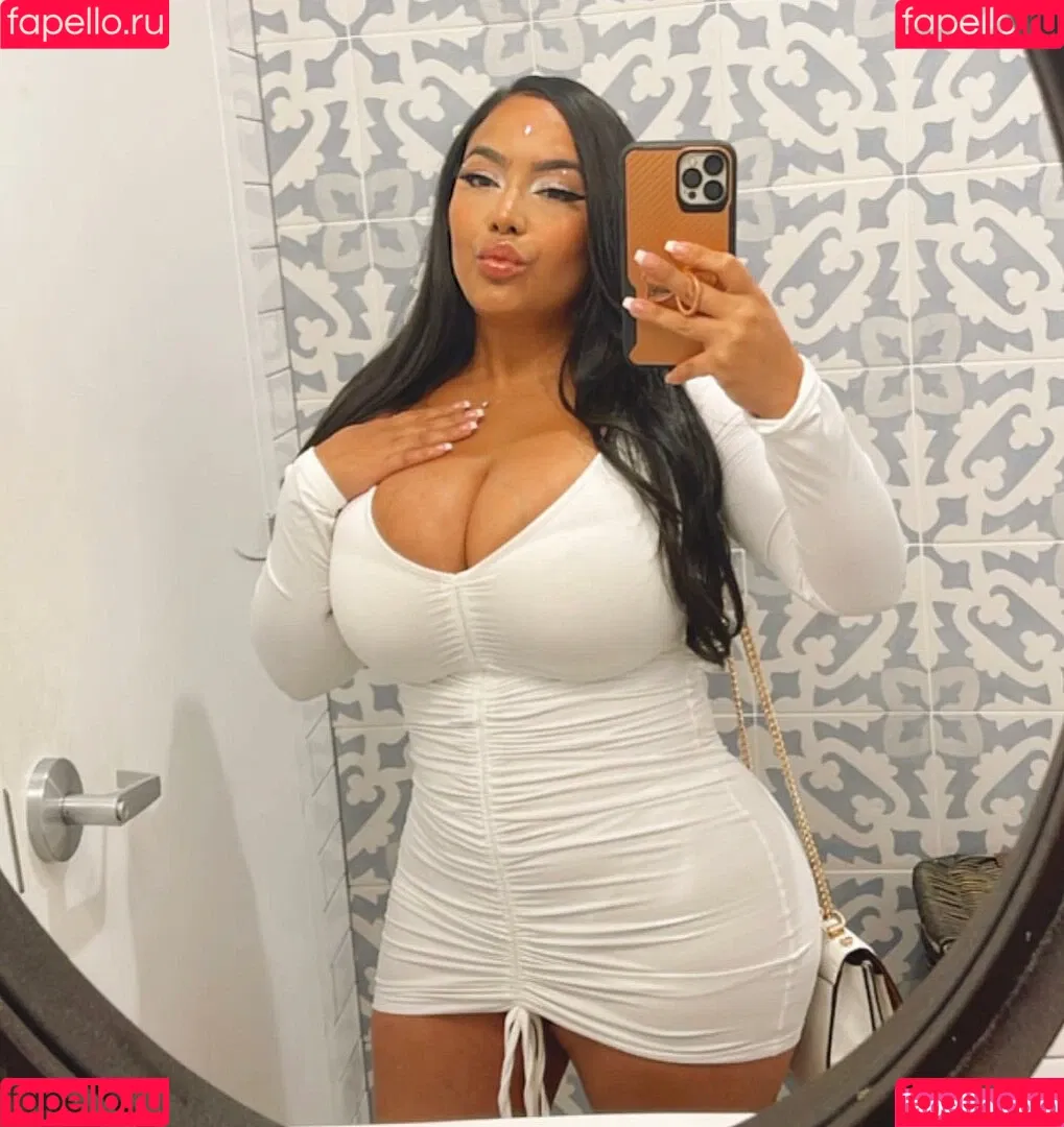 Jaki-Oppai Onlyfans Photo Gallery 