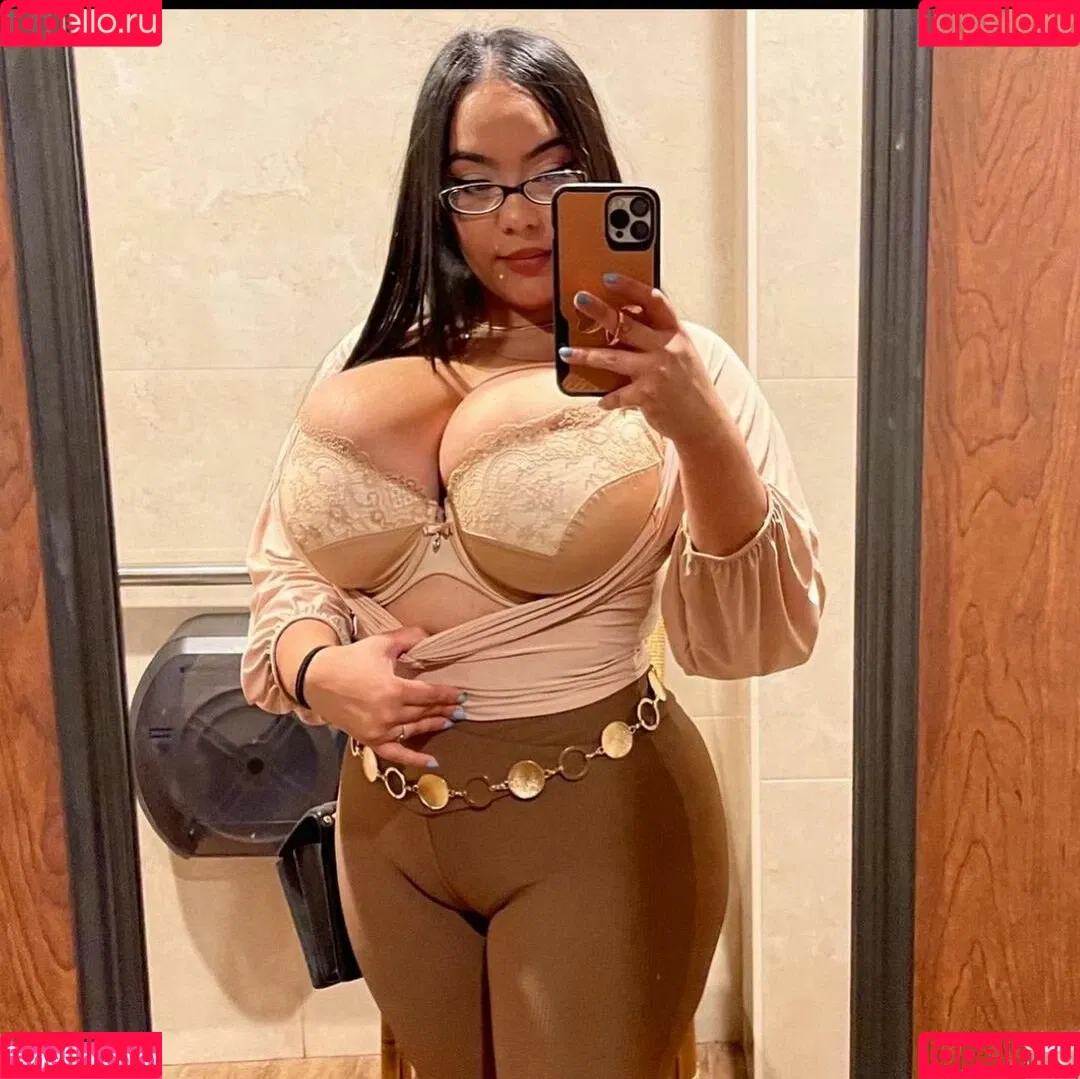 Jaki-Oppai Onlyfans Photo Gallery 