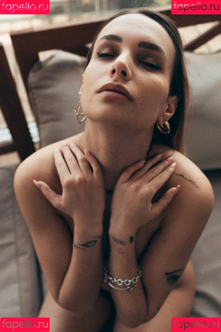 Lara Arluni Onlyfans Photo Gallery 