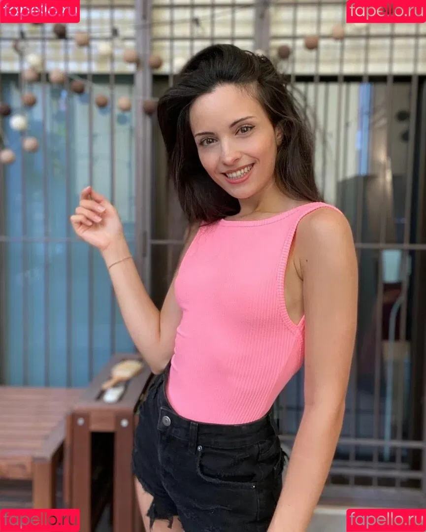 Kafkanya Onlyfans Photo Gallery 