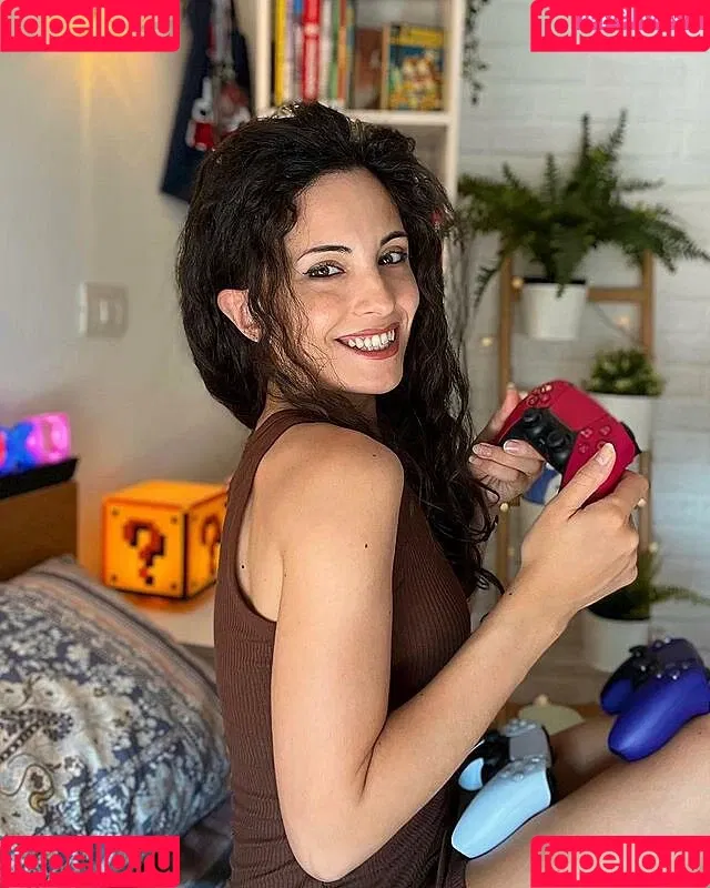 Kafkanya Onlyfans Photo Gallery 