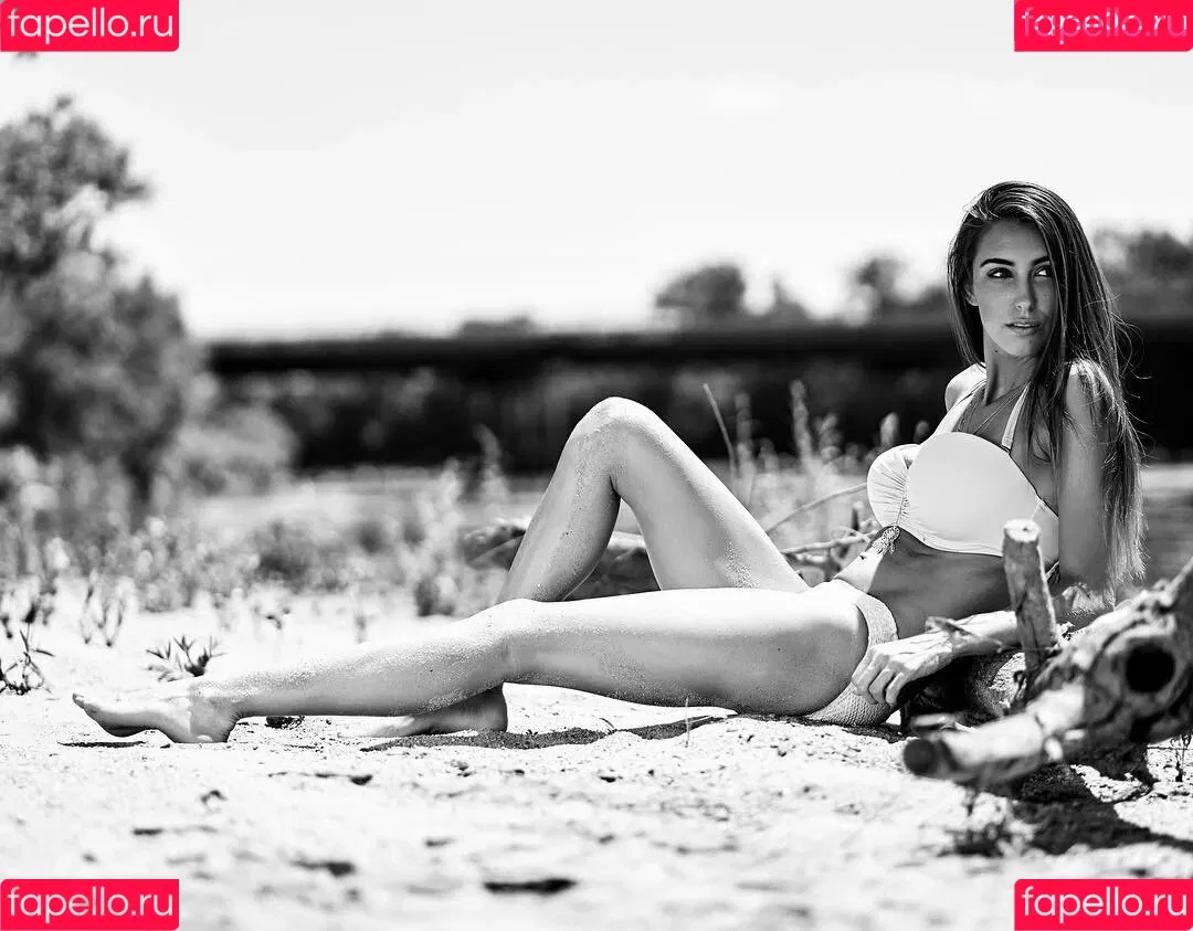 Amanda Thompson Onlyfans Photo Gallery 