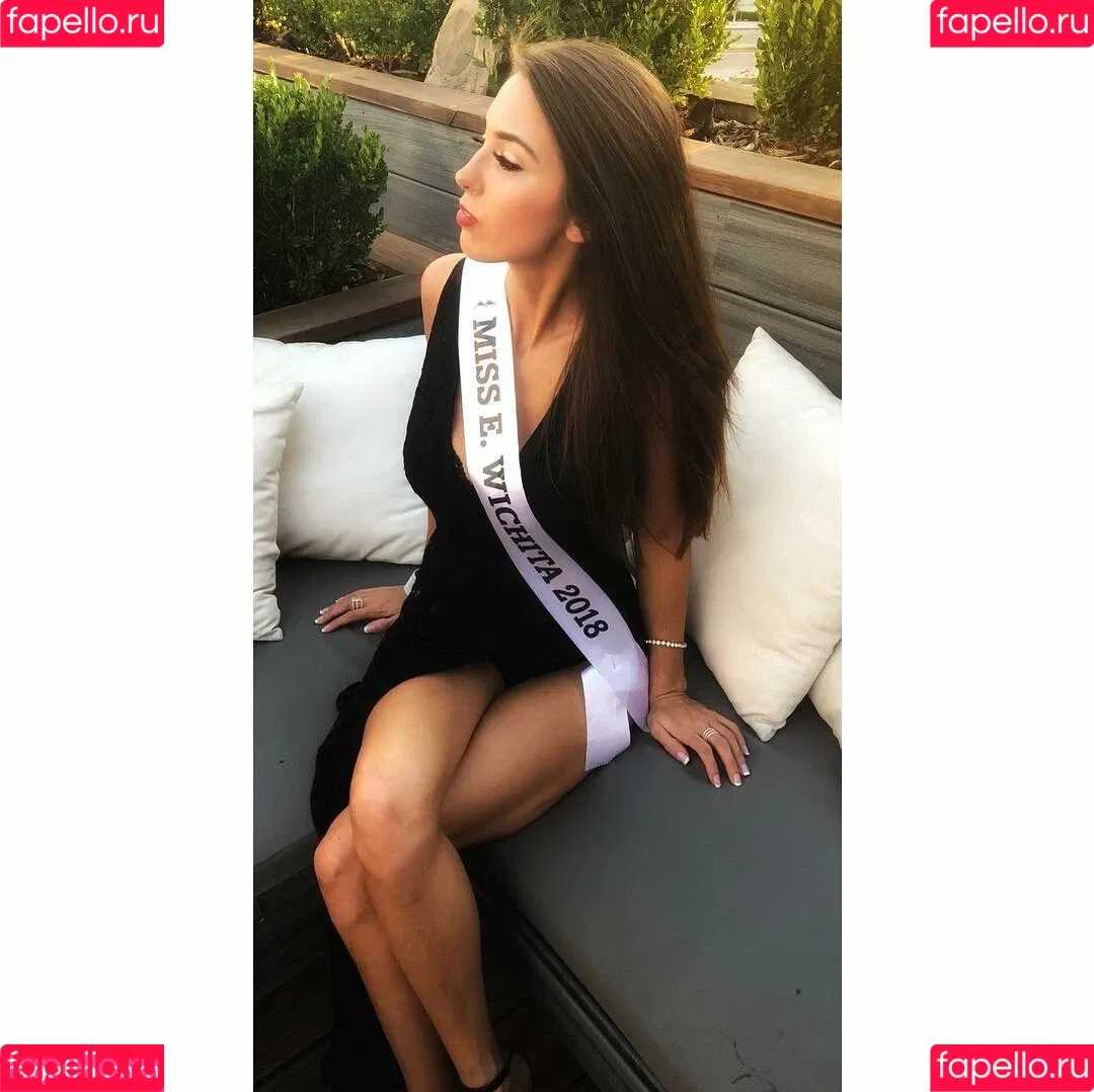 Amanda Thompson Onlyfans Photo Gallery 