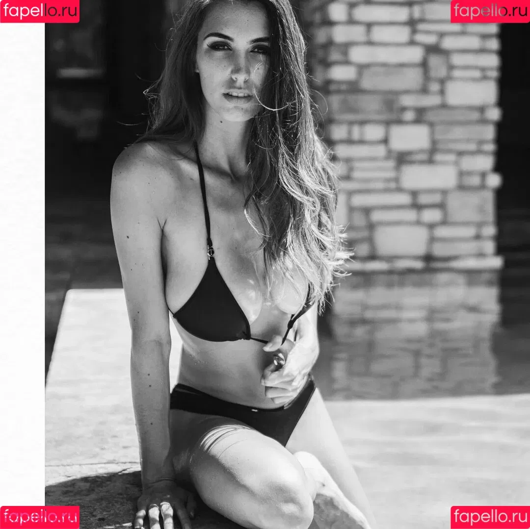 Amanda Thompson Onlyfans Photo Gallery 