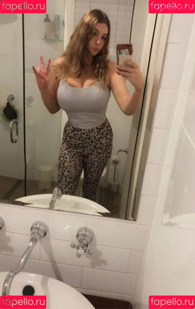 Alida Moya Onlyfans Photo Gallery 