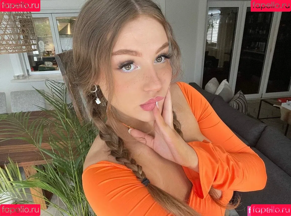 Alida Moya Onlyfans Photo Gallery 