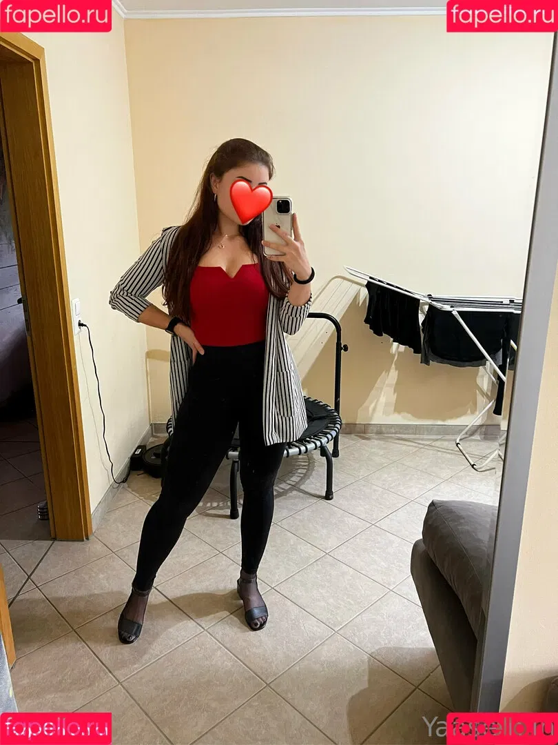 yaasemiin Onlyfans Photo Gallery 