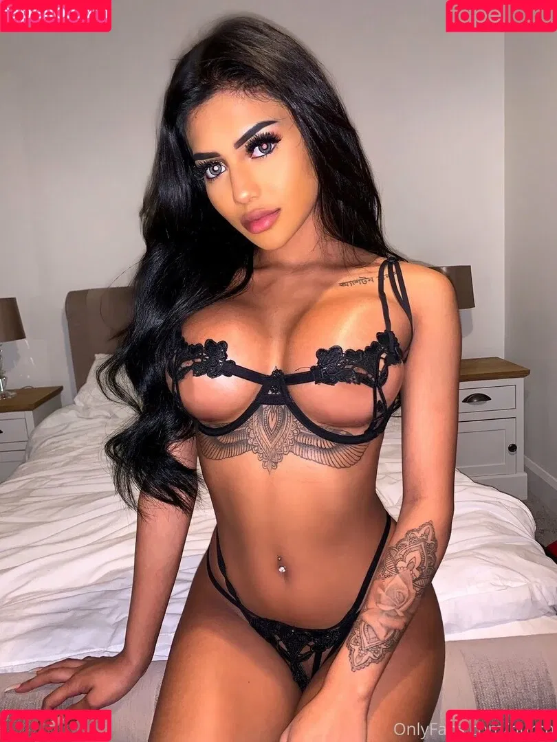 Nurshh Onlyfans Photo Gallery 
