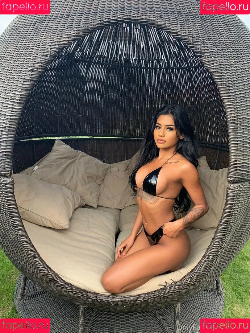 Nurshh Onlyfans Photo Gallery 