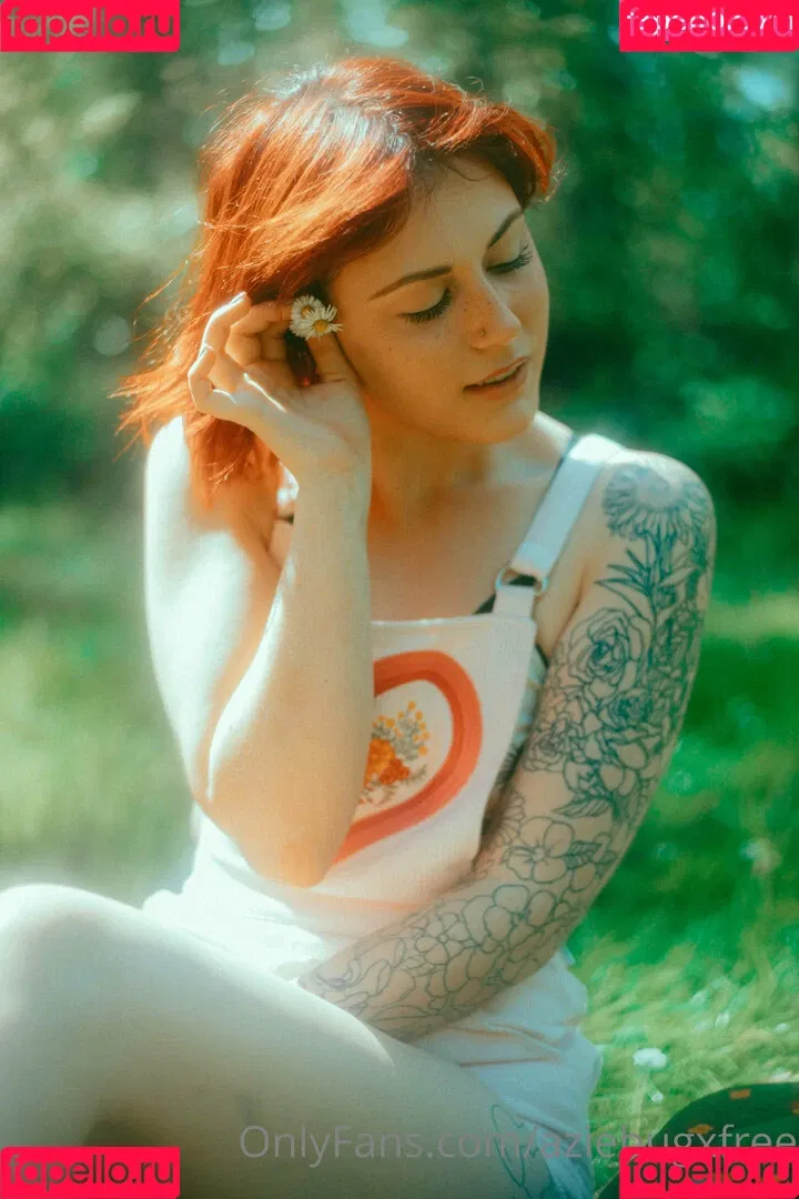 aziebugxfree Onlyfans Photo Gallery 