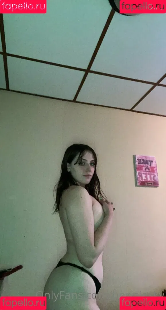 henniesky Onlyfans Photo Gallery 