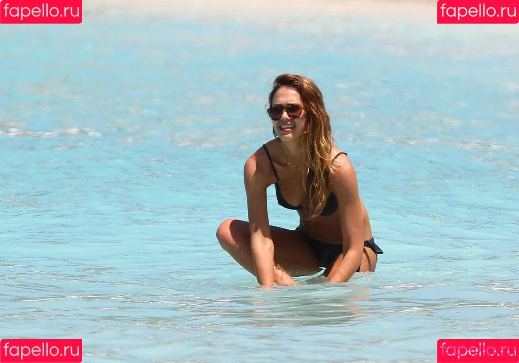 Jessica Alba Onlyfans Photo Gallery 