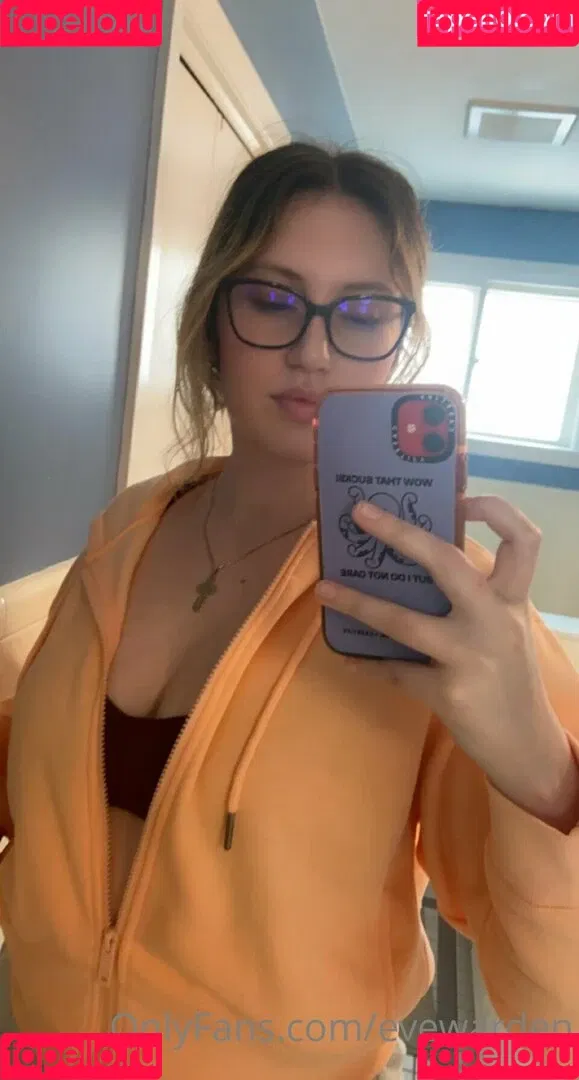 evewarden Onlyfans Photo Gallery 