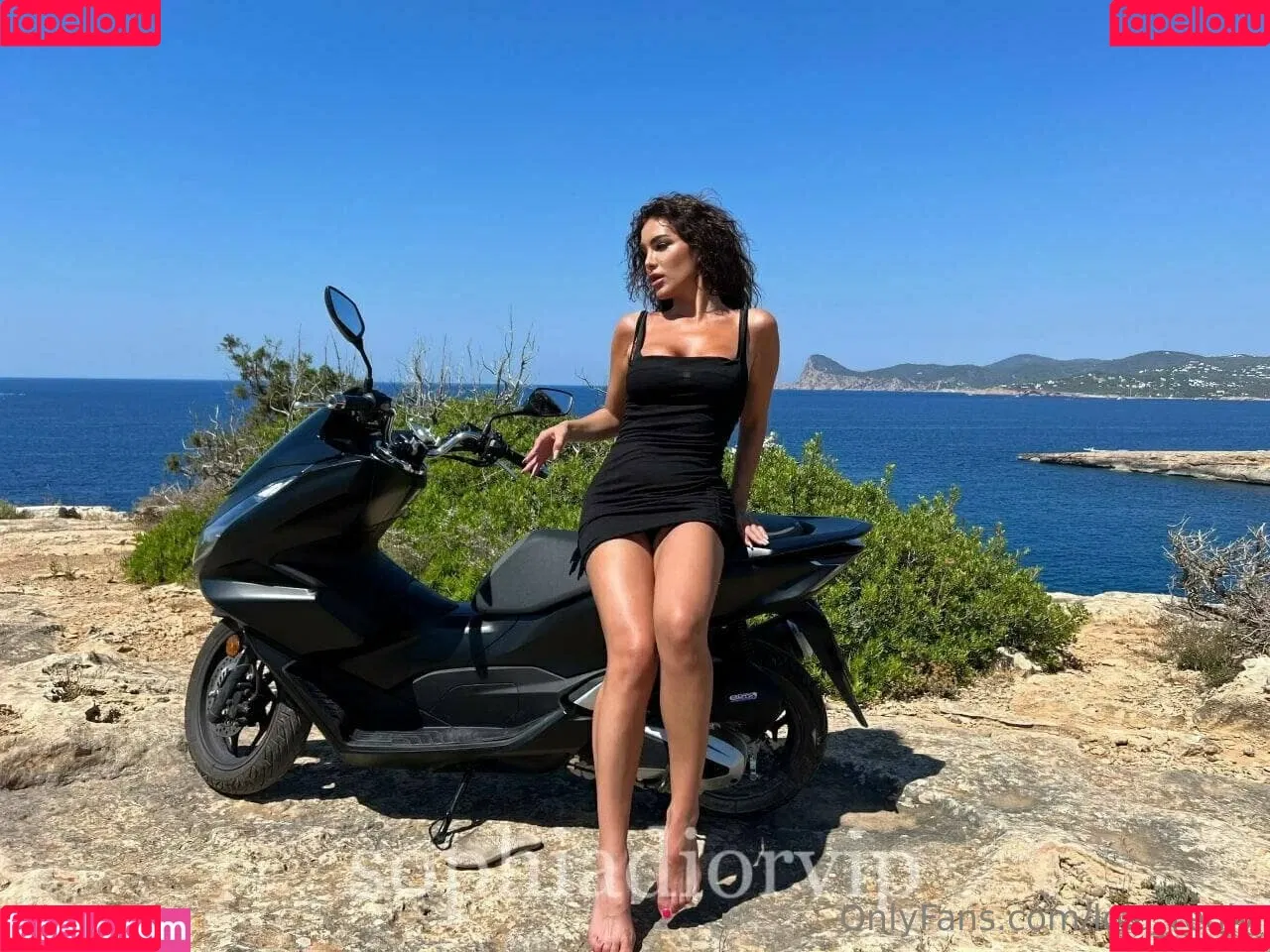 lola_redly Onlyfans Photo Gallery 