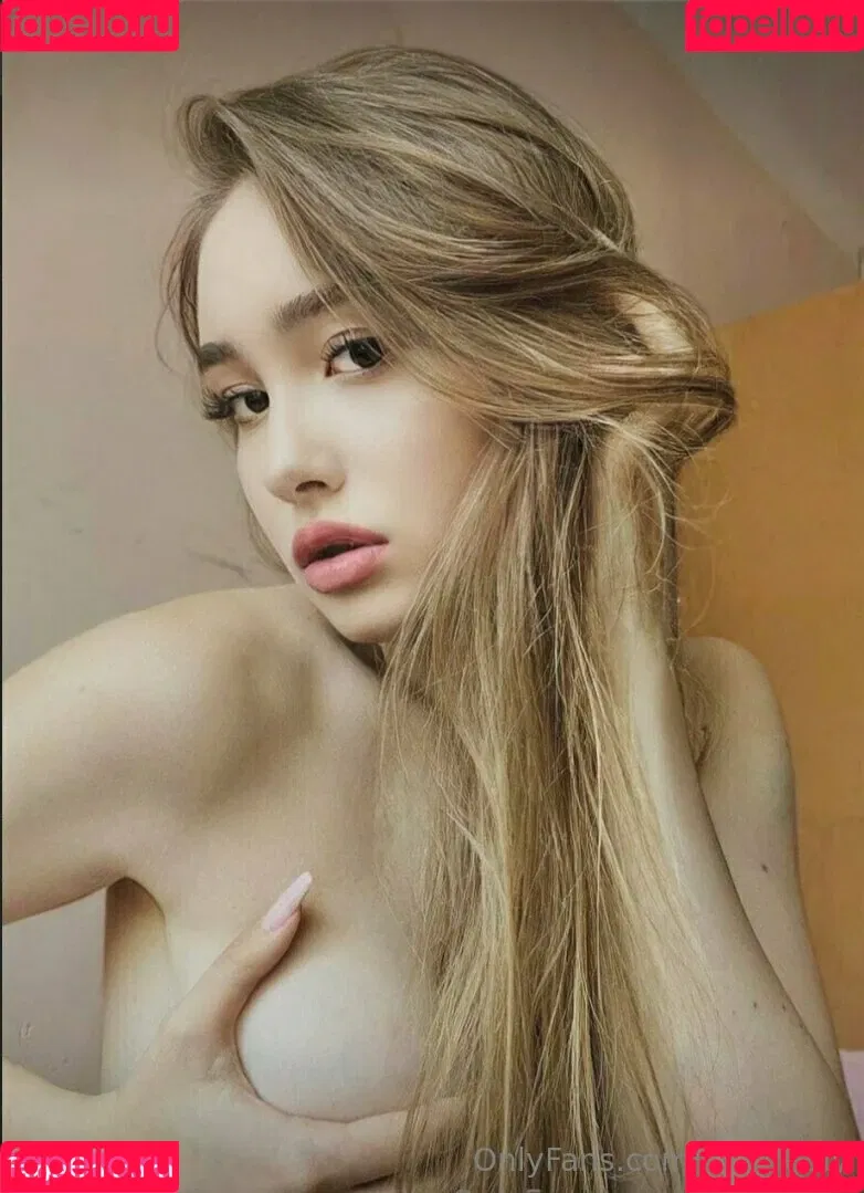 lola_redly Onlyfans Photo Gallery 
