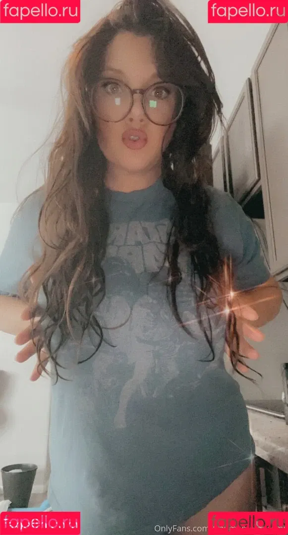 Trauma Mama ASMR Onlyfans Photo Gallery 