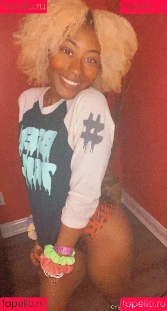 b4dakeez Onlyfans Photo Gallery 