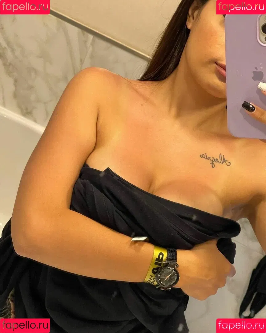 Seleneitor Onlyfans Photo Gallery 