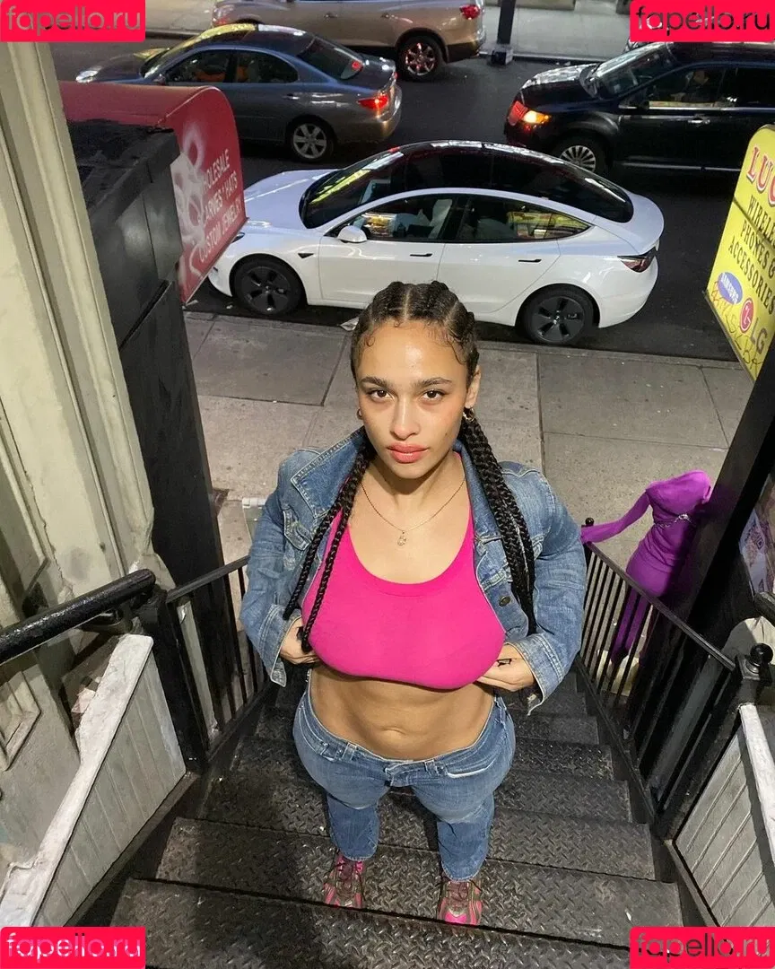 Sarina Onlyfans Photo Gallery 
