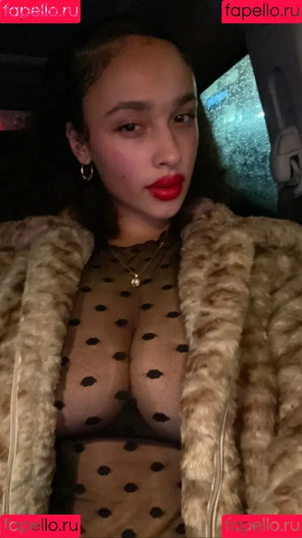Sarina Onlyfans Photo Gallery 