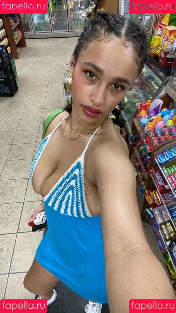 Sarina Onlyfans Photo Gallery 
