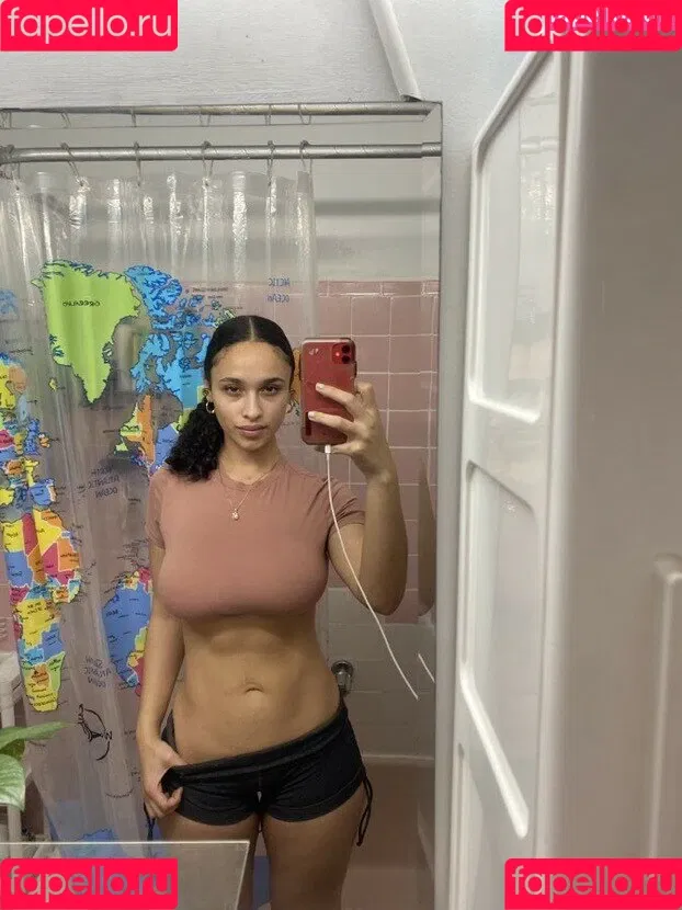 Sarina Onlyfans Photo Gallery 
