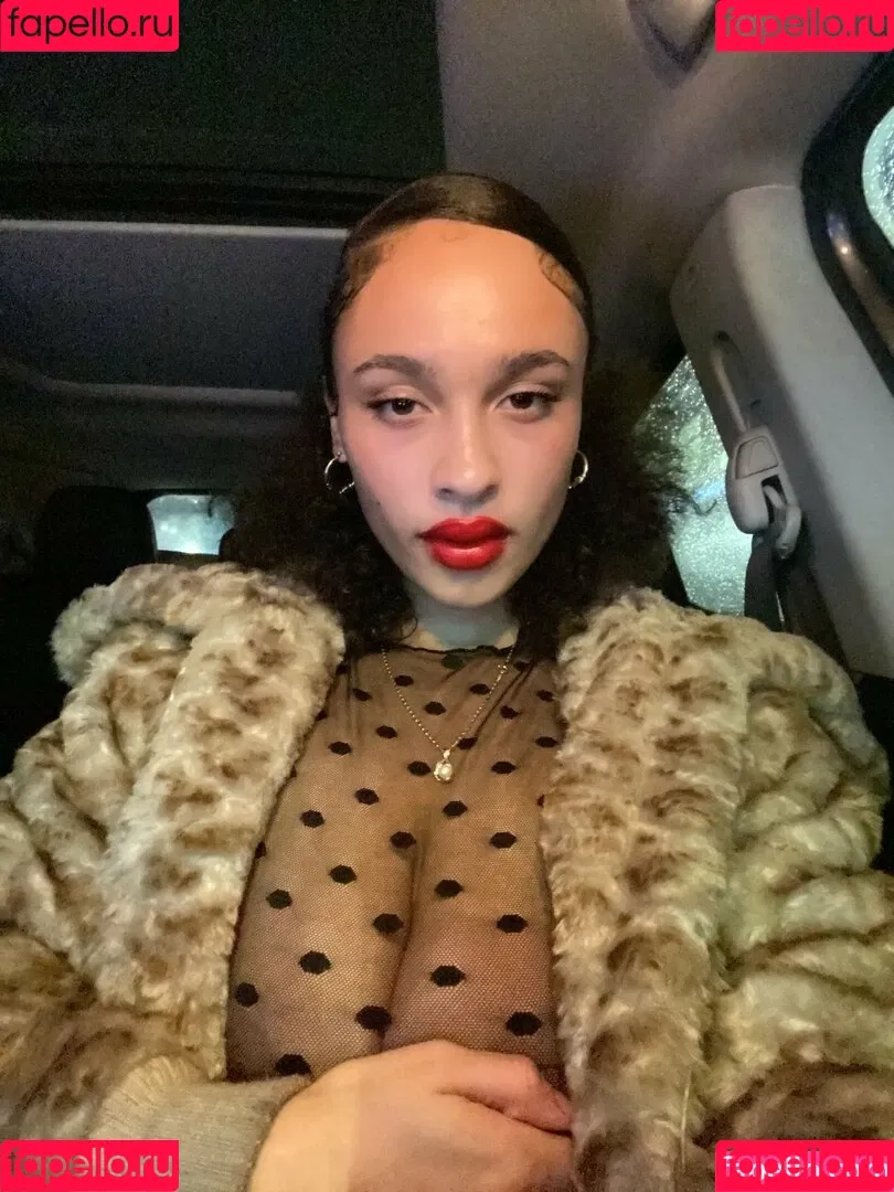 Sarina Onlyfans Photo Gallery 