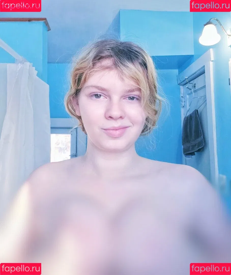 lyrictiana Onlyfans Photo Gallery 