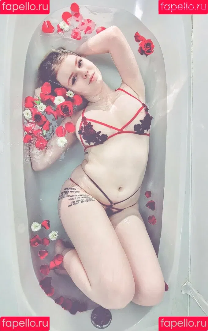 lyrictiana Onlyfans Photo Gallery 