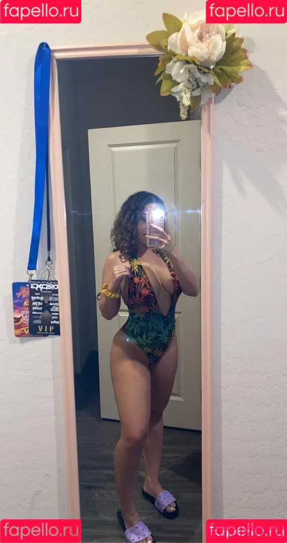Alexis Pierce Onlyfans Photo Gallery 