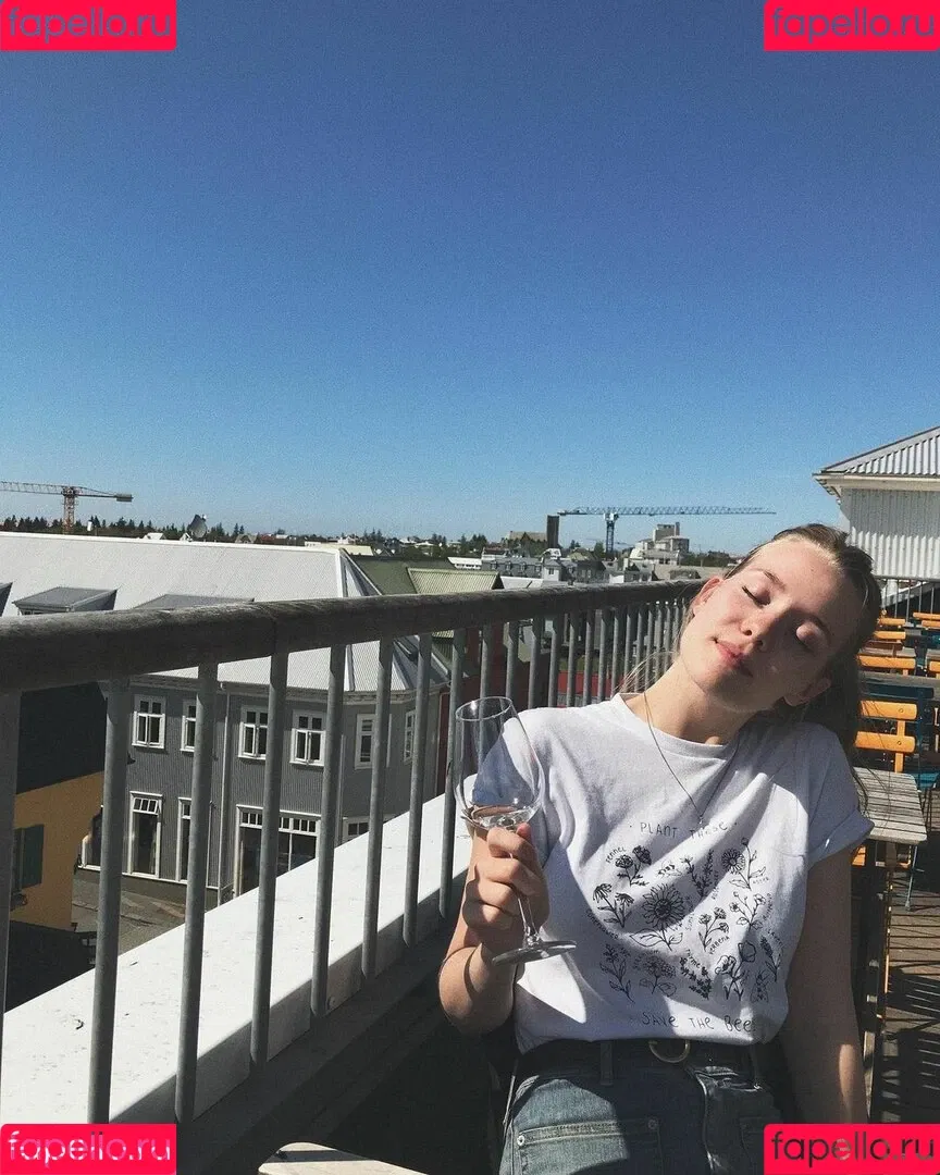 Berta Andrea Snædal Onlyfans Photo Gallery 