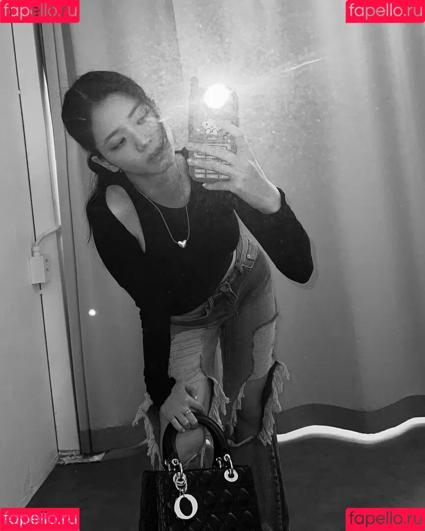 Jisoo Onlyfans Photo Gallery 
