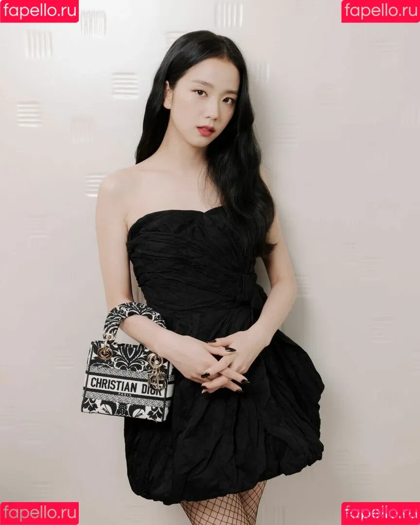 Jisoo Onlyfans Photo Gallery 