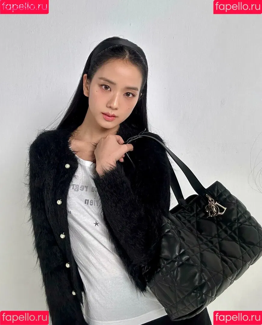Jisoo Onlyfans Photo Gallery 