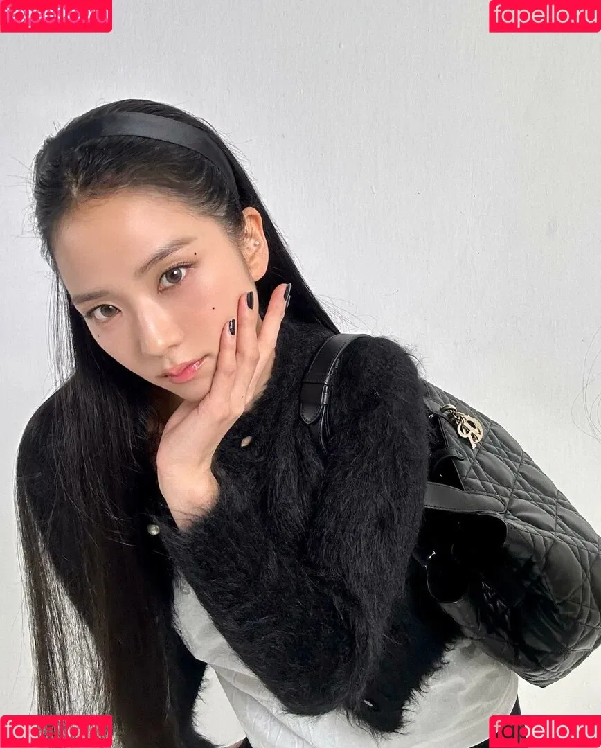 Jisoo Onlyfans Photo Gallery 