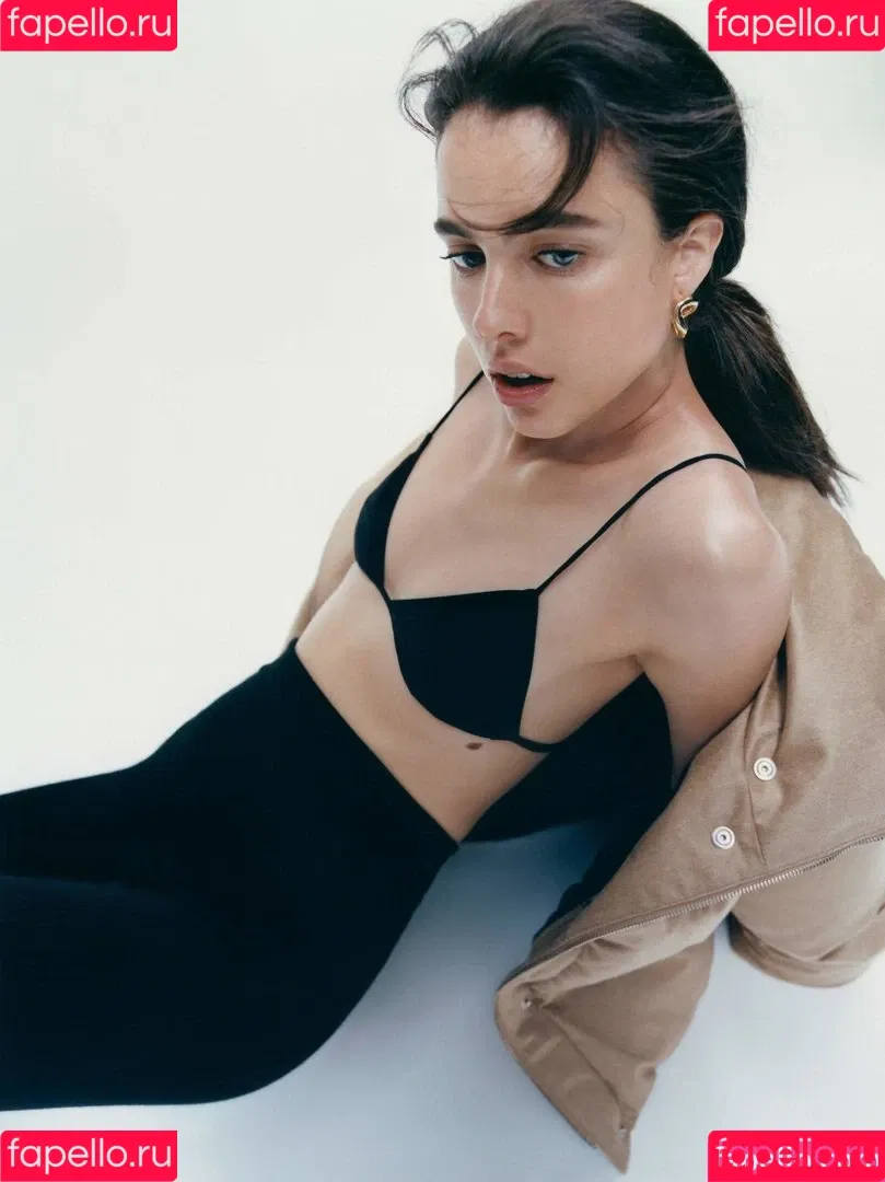 Margaret Qualley Onlyfans Photo Gallery 
