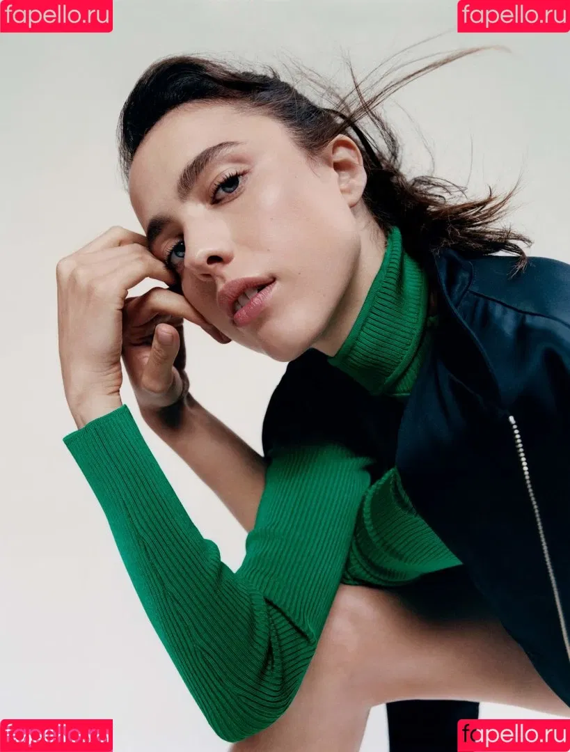Margaret Qualley Onlyfans Photo Gallery 