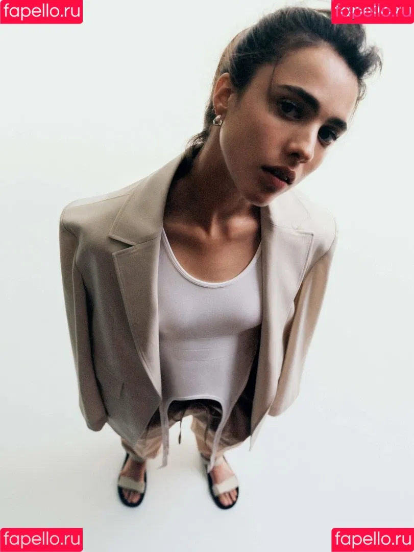 Margaret Qualley Onlyfans Photo Gallery 