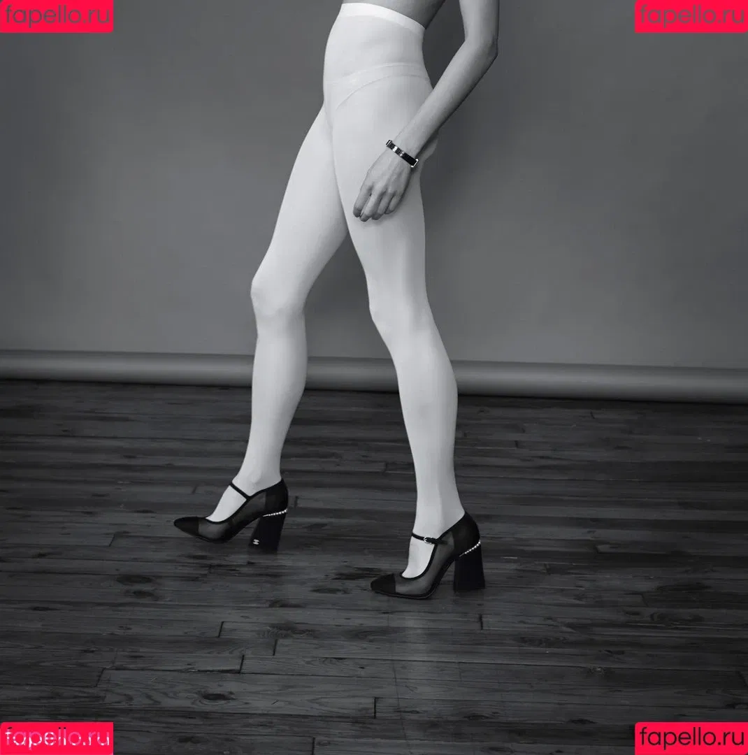 Margaret Qualley Onlyfans Photo Gallery 