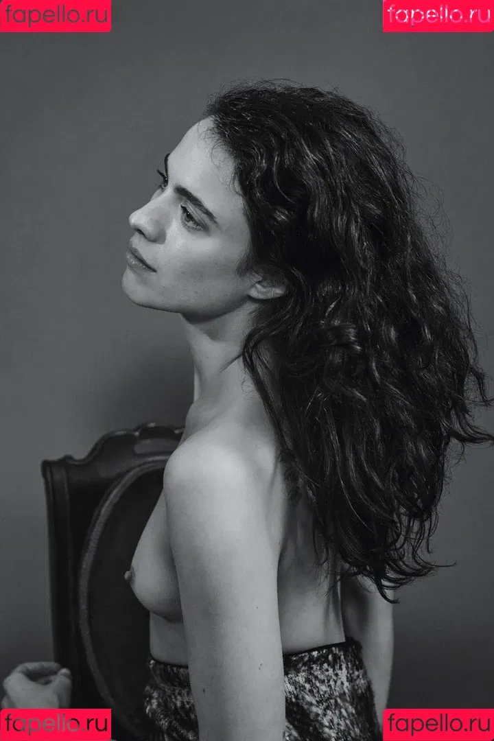 Margaret Qualley Onlyfans Photo Gallery 