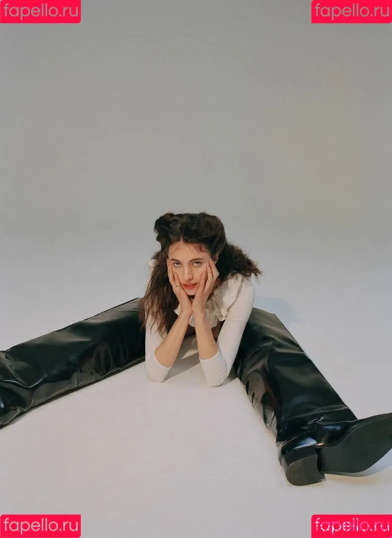 Margaret Qualley Onlyfans Photo Gallery 